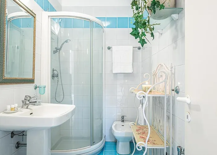 - Jewel On The Seafront Promenade Apartman *